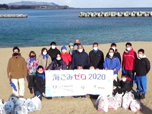 「広田海岸大野海水浴場清掃活動」の集合写真
