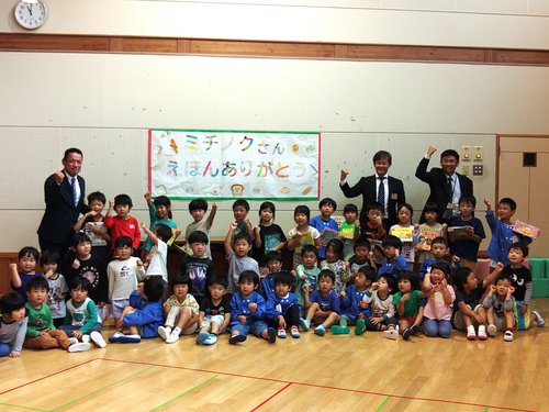 世田米保育園絵本贈呈式②.JPG