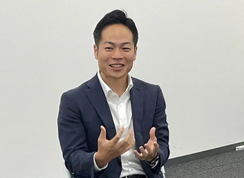 自販機営業企画部　武田